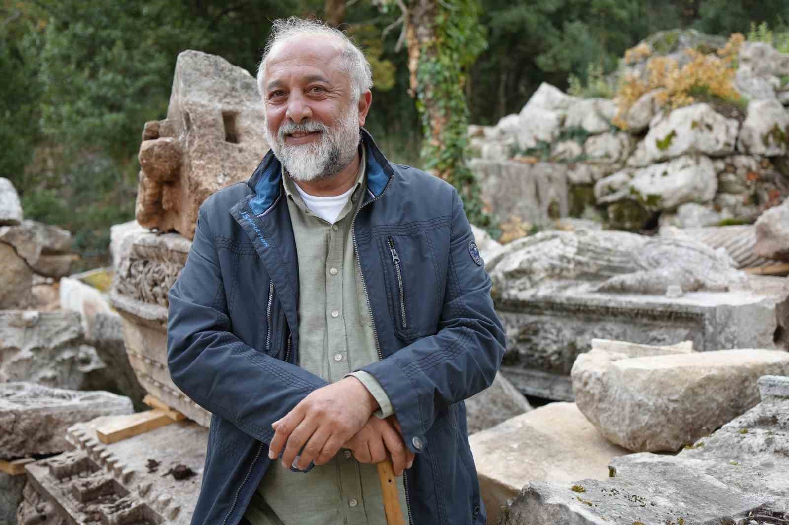termessosta ilk kazida dans eden kadinlar mezari antiochisin anit mezari ve figurlu lahit parcalari