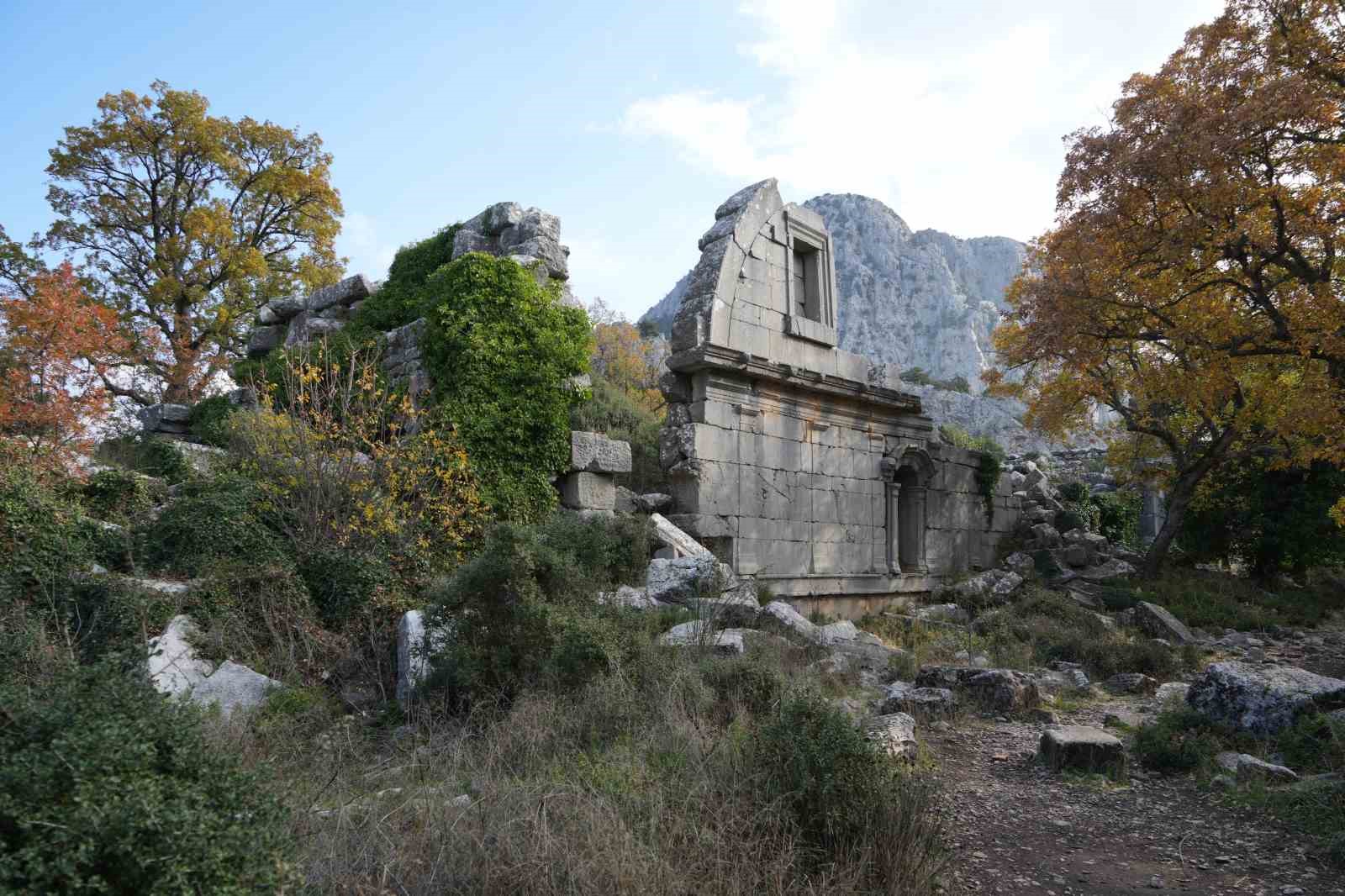 termessosta ilk kazida dans eden kadinlar mezari antiochisin anit mezari ve figurlu lahit parcalari IcecAA4X