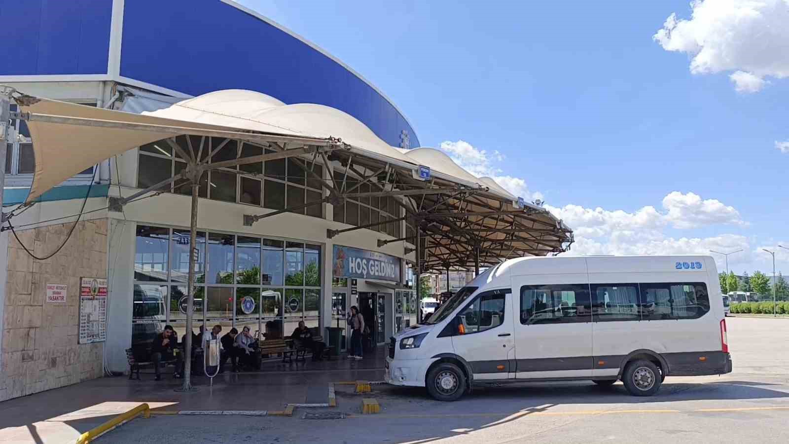 terminalde unutulan cantadan servet cikti yarim kilo altin bulundu 3 G2Gg3E6y