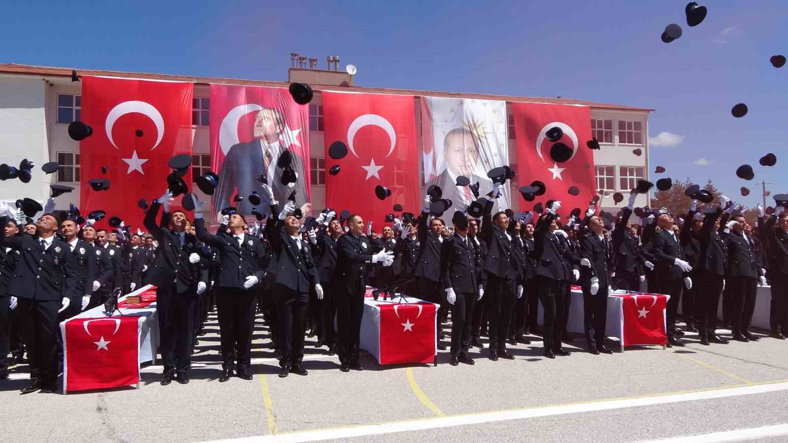 teror gazisi olan babasiyla birlikte gurur dolu anlar yasadi 1