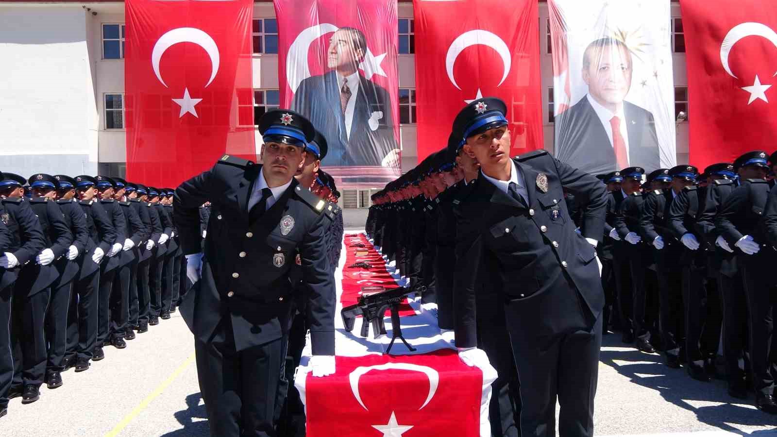 teror gazisi olan babasiyla birlikte gurur dolu anlar yasadi 2 VErz5jww