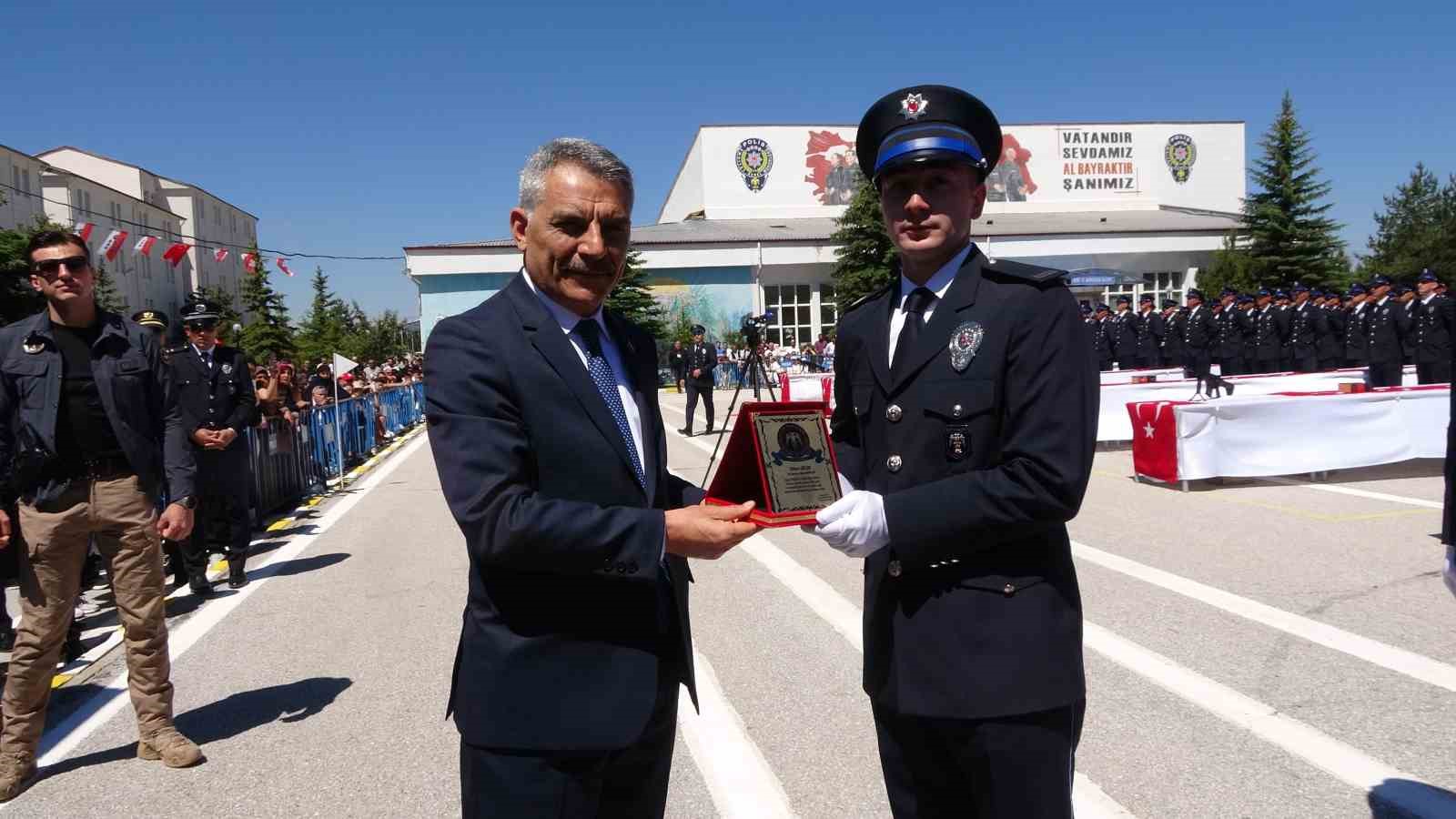 teror gazisi olan babasiyla birlikte gurur dolu anlar yasadi 3 23rMMgOe