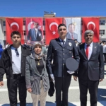 teror-gazisi-olan-babasiyla-birlikte-gurur-dolu-anlar-yasadi-ILNBemMz.jpg