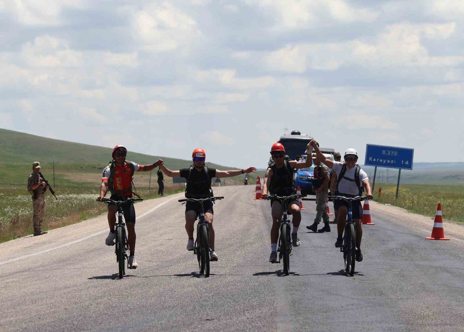 terorsuz turkiye icin 20 km pedal cevirdiler 0 yU77pne6