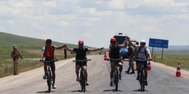 terorsuz-turkiye-icin-20-km-pedal-cevirdiler-2et5Dbt7.jpg