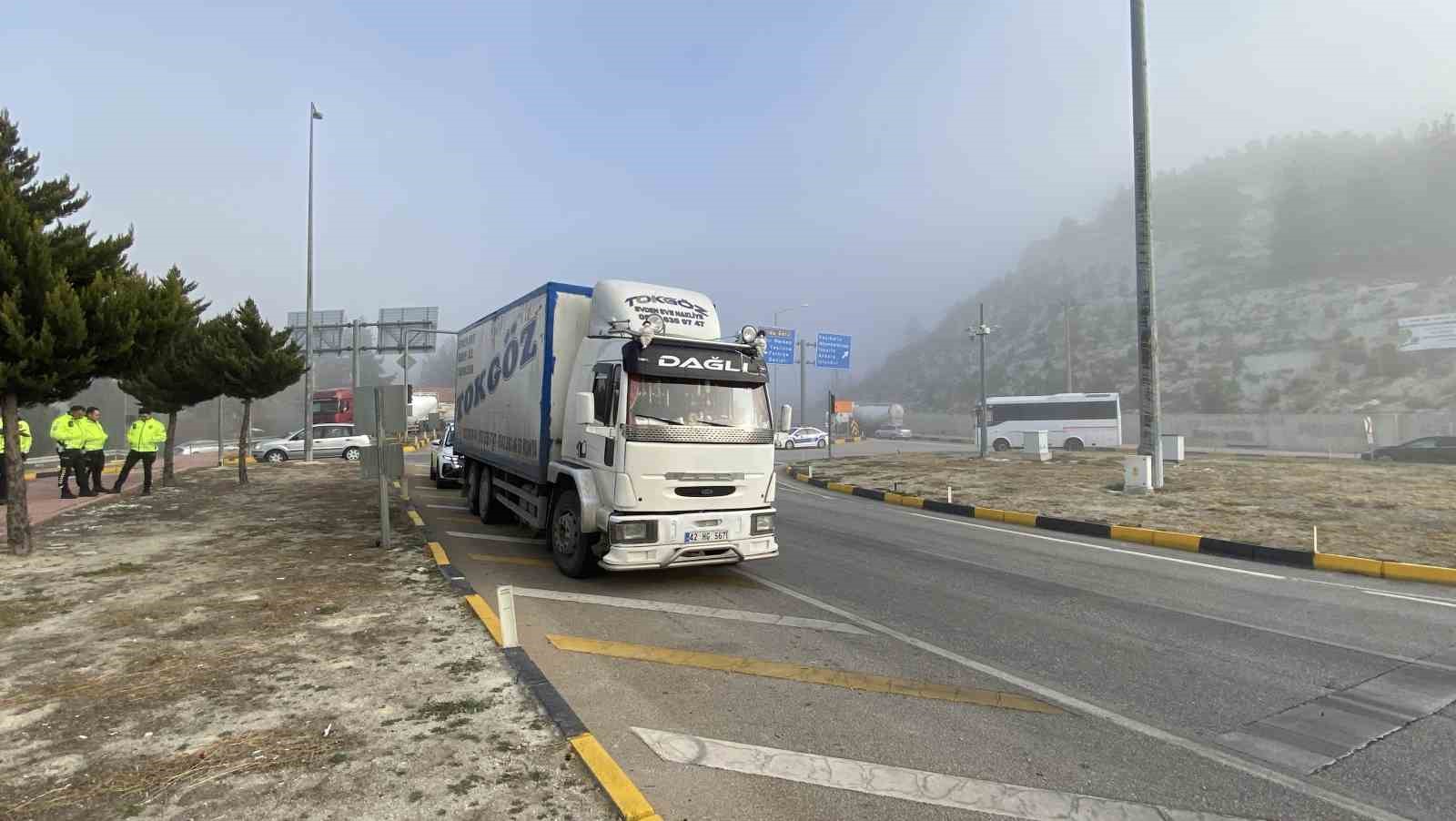 ters seritten giderken otomobile carpip kacan surucu yakalaninca gazetecilere sitem etti 1 8SVydyuJ