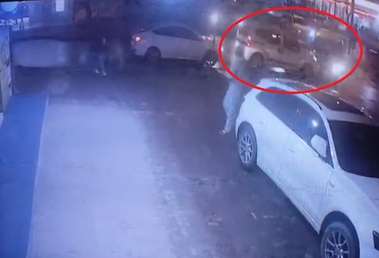 Ters yönden gelen aracın neden olduğu zincirleme kaza kamerada 5 ters yonden gelen aracin neden oldugu zincirleme kaza kamerada 1 YOTaRAid