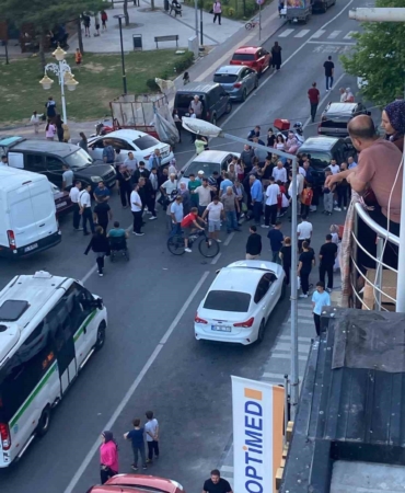 ters-yonden-gelen-otomobil-ile-motosiklet-carpisti-1-yarali-BK3gfQIX.jpg