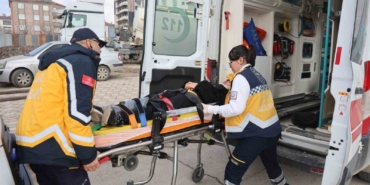 ters-yone-giren-kamyonet-ogrenci-servisine-carpti-9-yarali-OsKUZFIq.jpg