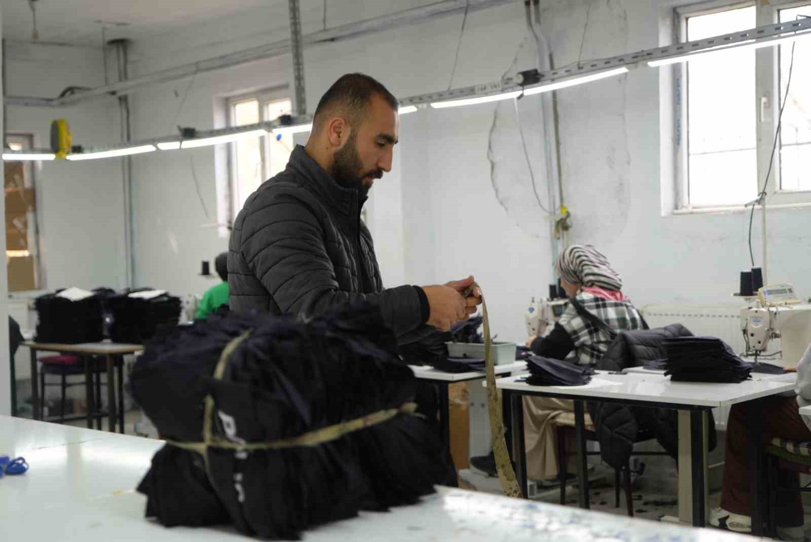 tersine goc metropolden koyune dondu kurdugu fabrika ile genclerin istihdam umudu oldu 7 BrJ3u4qJ