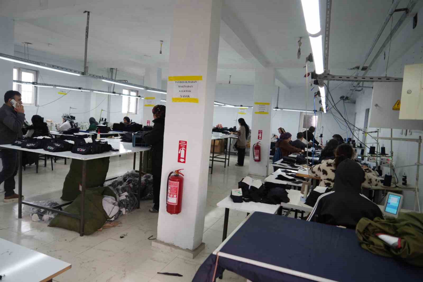 tersine goc metropolden koyune dondu kurdugu fabrika ile genclerin istihdam umudu oldu 9 MG39cEBl
