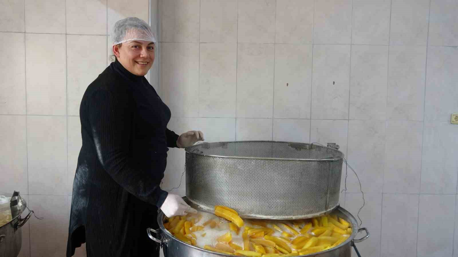 Tescilli lezzet kabak tatlısı depremzede ailenin ellerinde lezzet buluyor 10 tescilli lezzet kabak tatlisi depremzede ailenin ellerinde lezzet buluyor 6 Y1cJHZpF