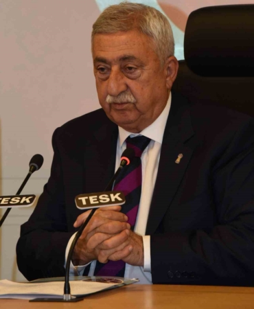 tesk-baskani-palandoken-ogretmenlerimiz-yarinlara-birakacagimiz-en-degerli-mirasin-mimarlaridir-AWUiNzWb.jpg