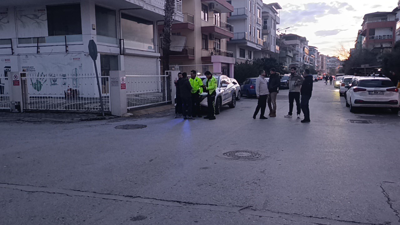 Tesla ile çarpışan motosikletteki 2 kişi metrelerce savruldu 8 tesla ile carpisan motosikletteki 2 kisi metrelerce savruldu 4 38vcYrvy