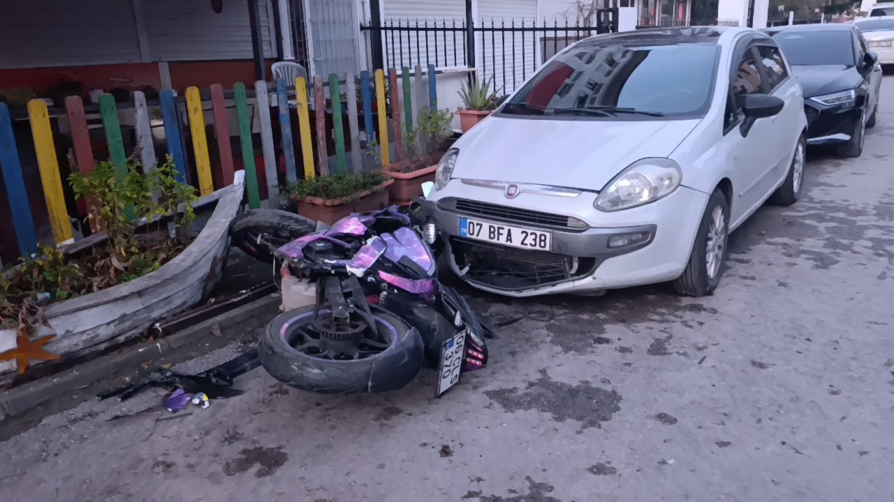 Tesla ile çarpışan motosikletteki 2 kişi metrelerce savruldu 9 tesla ile carpisan motosikletteki 2 kisi metrelerce savruldu 5 6PX55SE9