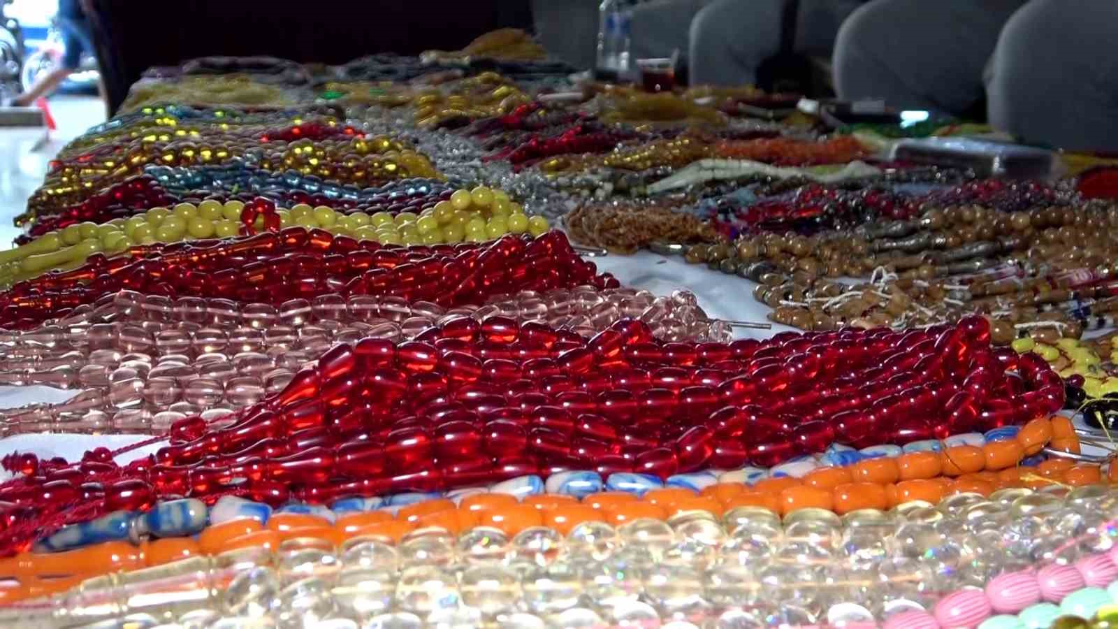 tespih mezati her ay binlerce koleksiyoner ve merakliyi bir araya getiriyor 3 aL6j2PKs