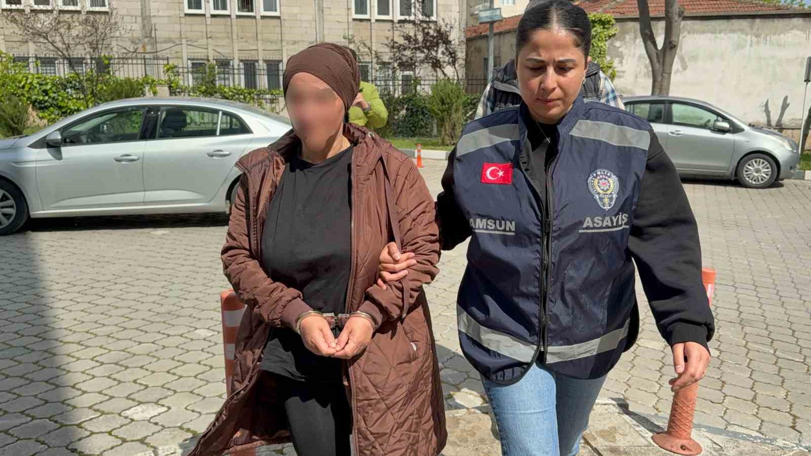 teyze yegeninin altinlarini caldi 2 gun sonra kendisine arac aldi 0 AQX1zJp6