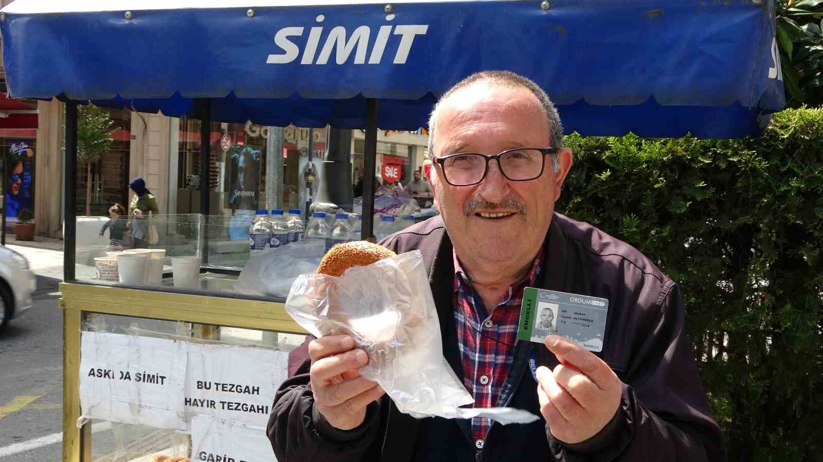 tezgahi kucuk gonlu buyuk engelli simitci 0 icBe963B