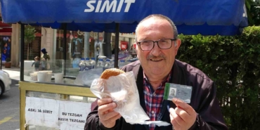 tezgahi-kucuk-gonlu-buyuk-engelli-simitci-4WvLiD6U.jpg