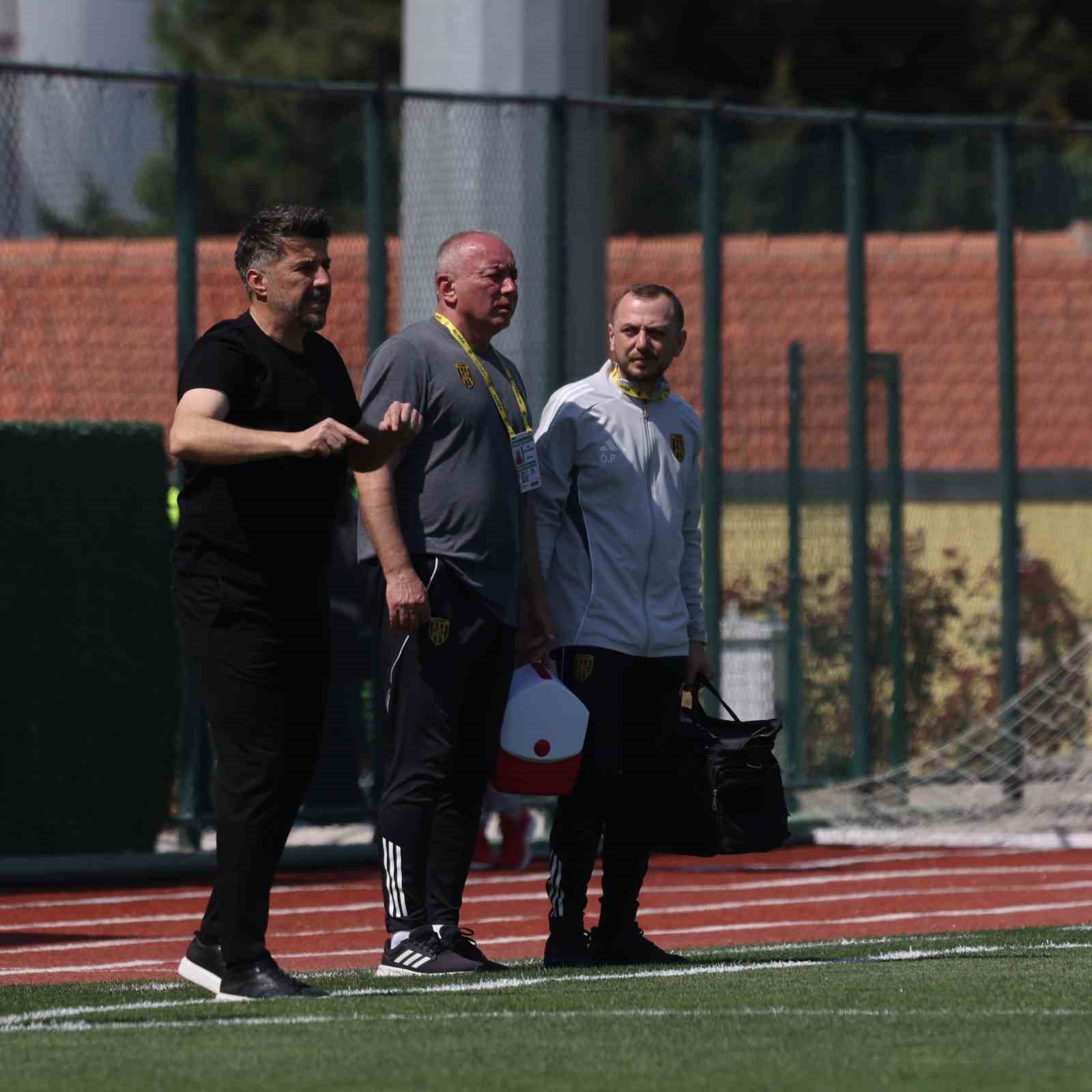 TFF 2. Lig: Aliağa FK: 0 - Bursaspor: 5 9 tff 2 lig aliaga fk 0 bursaspor 5 5 VOJUu4D5