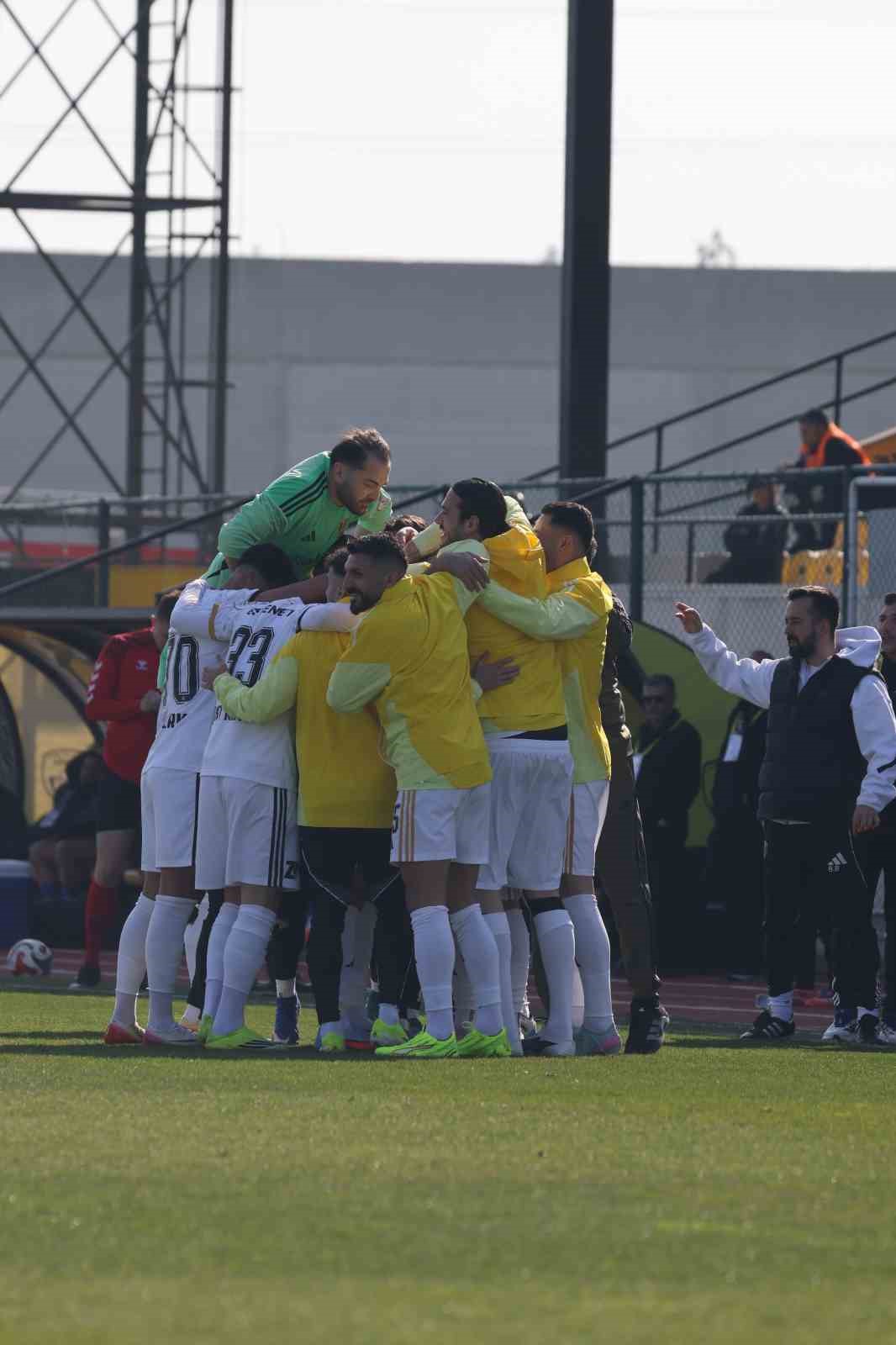 TFF 2. Lig: Aliağa FK: 3 - Arnavutköy Belediyespor: 0 10 tff 2 lig aliaga fk 3 arnavutkoy belediyespor 0 6 ciWMUjHg