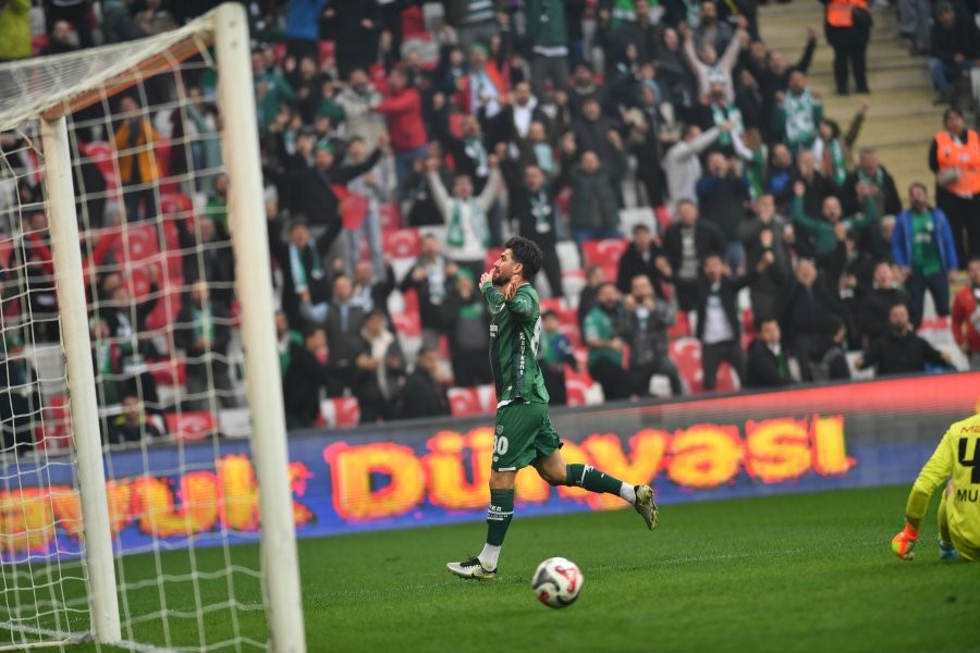 tff 2 lig bursaspor 3 yeni mersin idman yurdu 0 2 Q9Rphi16