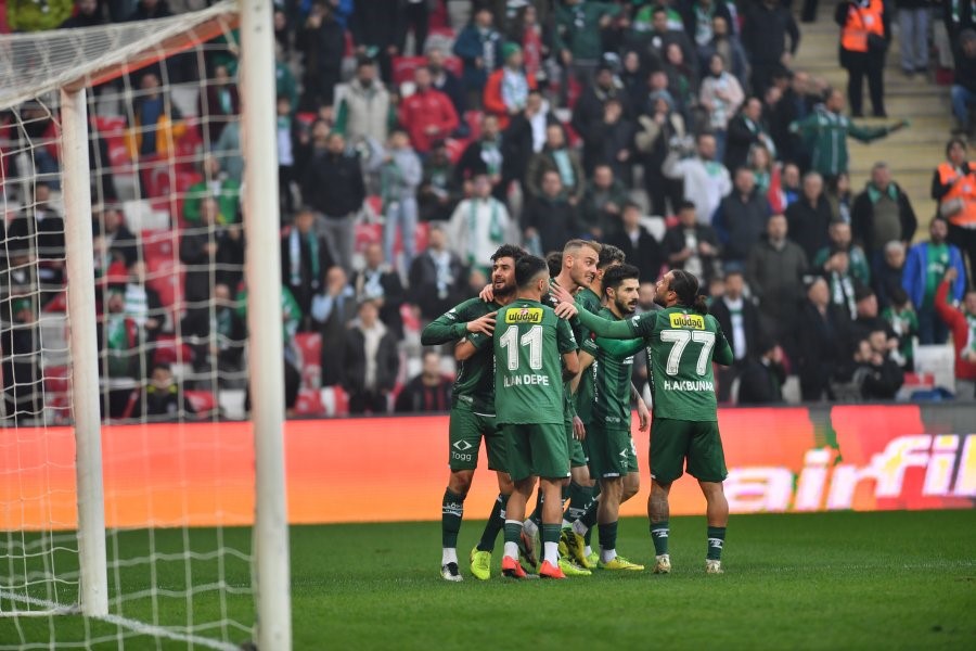 tff 2 lig bursaspor 3 yeni mersin idman yurdu 0 5