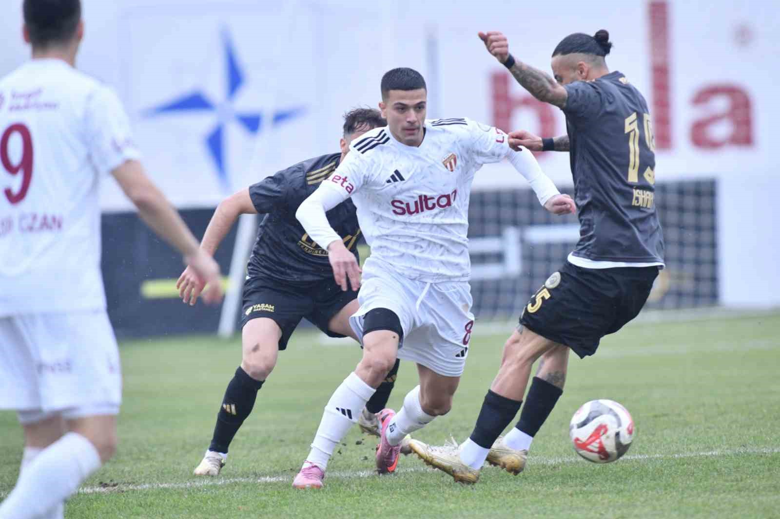TFF 2. Lig: Sultan Su İnegölspor: 1 - Batman Petrolspor: 1 4 tff 2 lig sultan su inegolspor 1 batman petrolspor 1 0 QObH5Biu