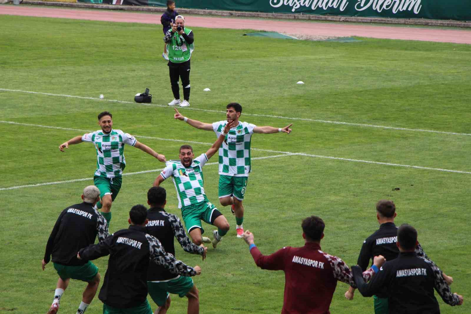 TFF 3. Lig: Amasyaspor: 3 - Yozgat Belediyesi Bozokspor: 1 4 tff 3 lig amasyaspor 3 yozgat belediyesi bozokspor 1 0 9UyXKJsj