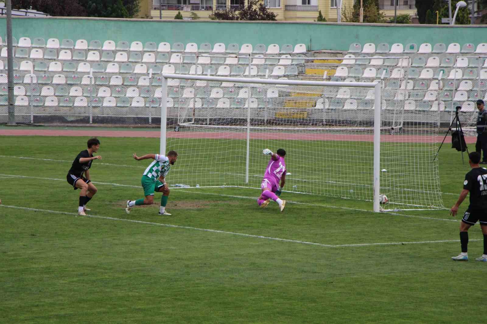 TFF 3. Lig: Amasyaspor: 3 - Yozgat Belediyesi Bozokspor: 1 5 tff 3 lig amasyaspor 3 yozgat belediyesi bozokspor 1 1 Tqnv6Em6