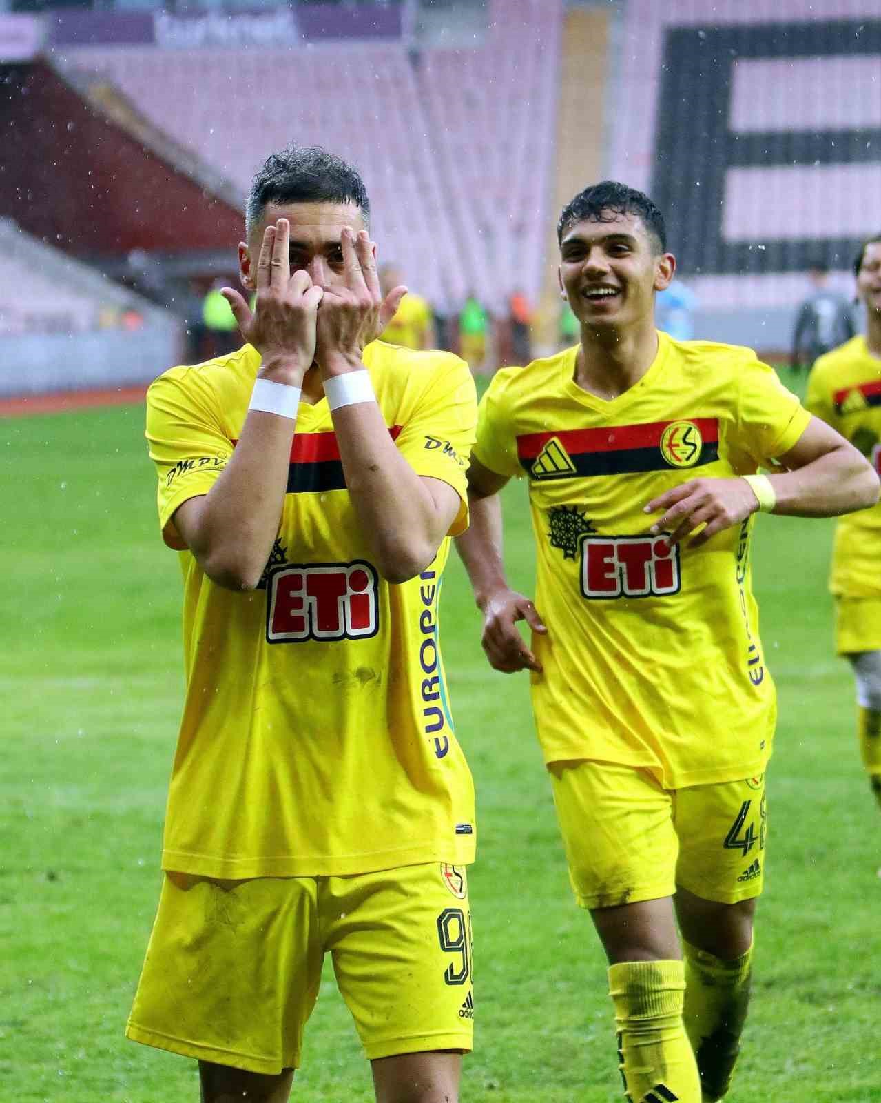 TFF 3. Lig: Eskişehir Anadolu Spor Faaliyetleri: 2 - Eskişehirspor: 6 9 tff 3 lig eskisehir anadolu spor faaliyetleri 2 eskisehirspor 6 5 beYHz7m3