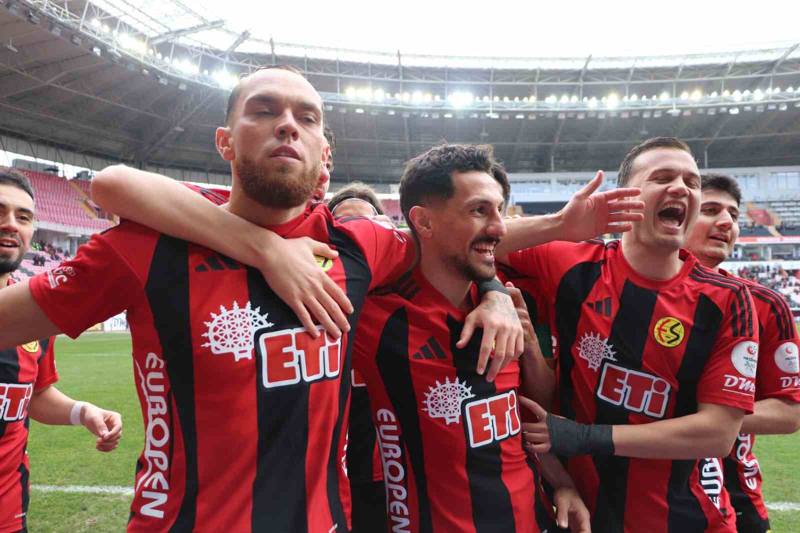 TFF 3. Lig Eskişehirspor: 2 - Tire 2021: 0 36 tff 3 lig eskisehirspor 2 tire 2021 0 32 gYgp5AtH
