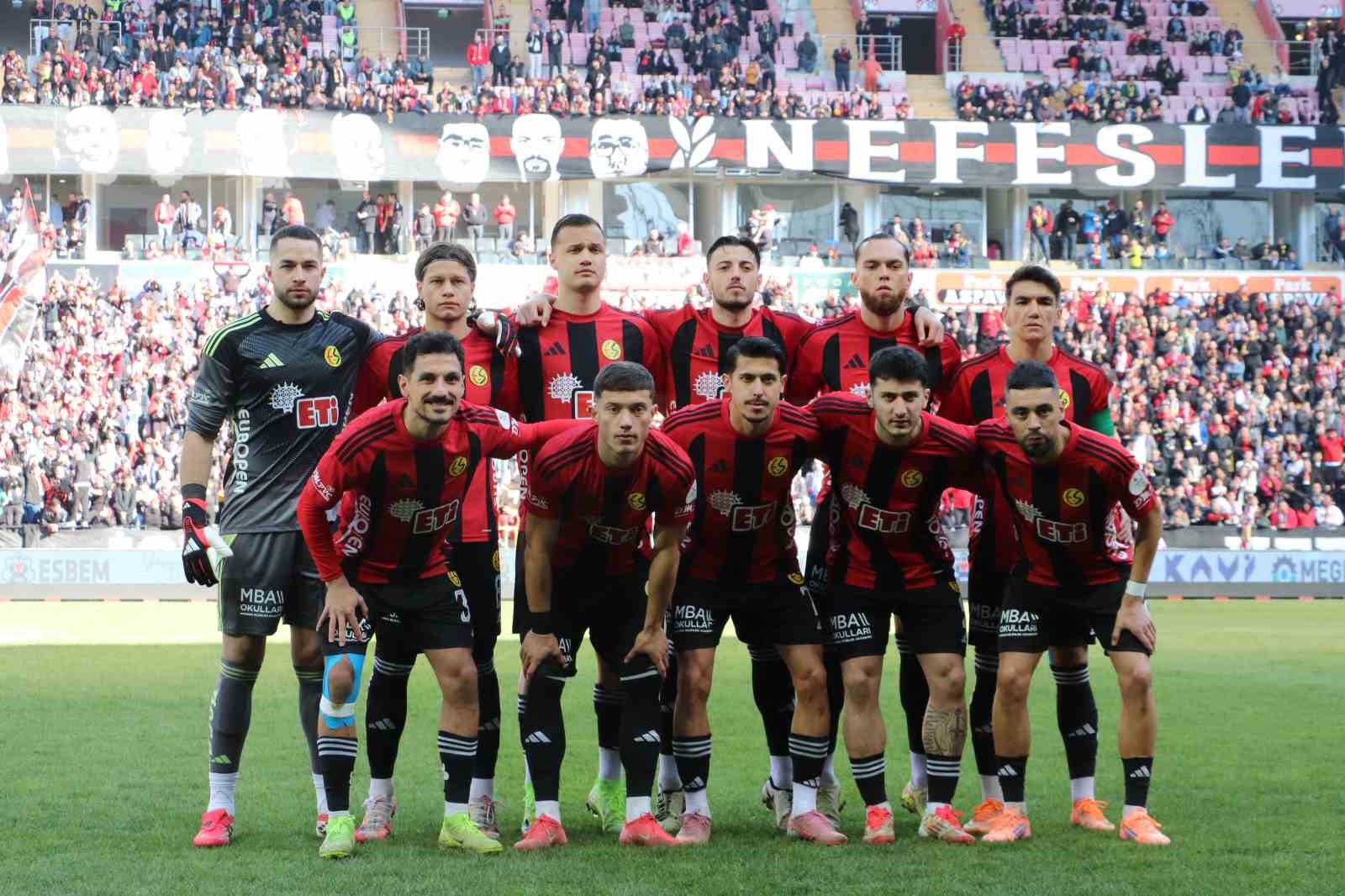 TFF 3. Lig Eskişehirspor: 7 - Bornova 1877 Sportif Yatırımlar: 0 4 tff 3 lig eskisehirspor 7 bornova 1877 sportif yatirimlar 0 0 YlyAf3Fn