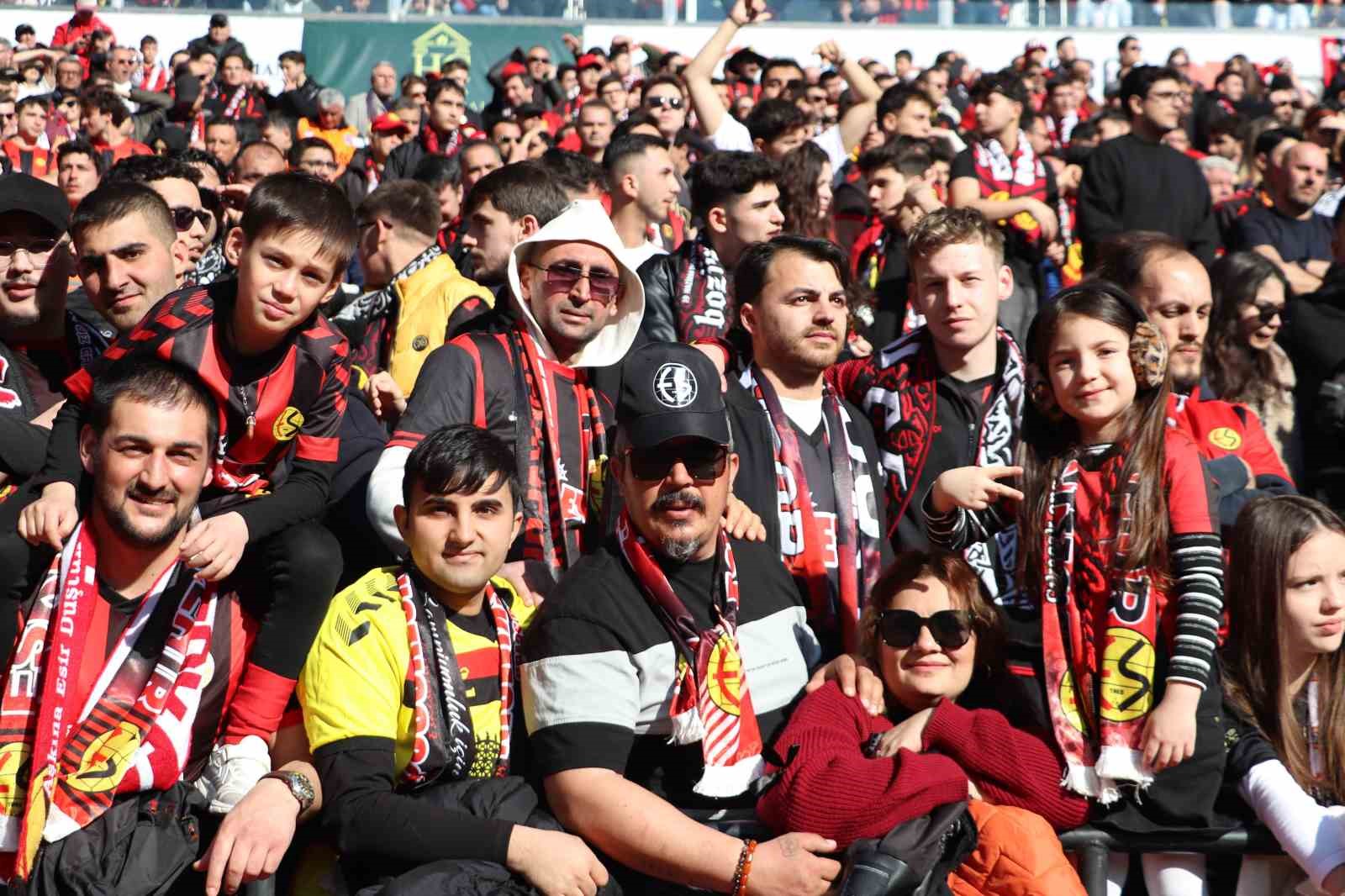TFF 3. Lig Eskişehirspor: 7 - Bornova 1877 Sportif Yatırımlar: 0 15 tff 3 lig eskisehirspor 7 bornova 1877 sportif yatirimlar 0 11