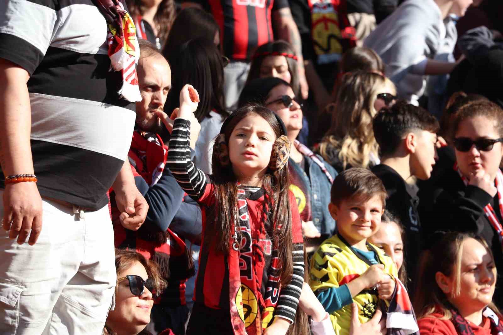 TFF 3. Lig Eskişehirspor: 7 - Bornova 1877 Sportif Yatırımlar: 0 17 tff 3 lig eskisehirspor 7 bornova 1877 sportif yatirimlar 0 13 ywb7nzEH