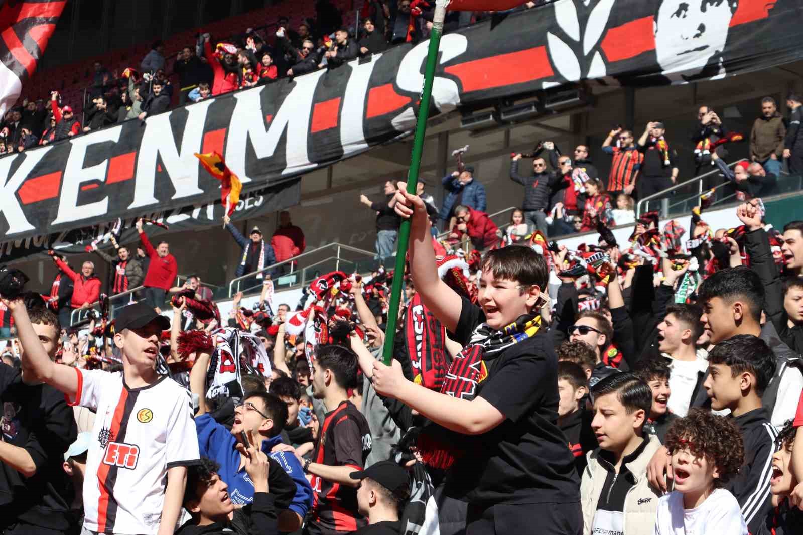 TFF 3. Lig Eskişehirspor: 7 - Bornova 1877 Sportif Yatırımlar: 0 30 tff 3 lig eskisehirspor 7 bornova 1877 sportif yatirimlar 0 26 ukDJ5cOO