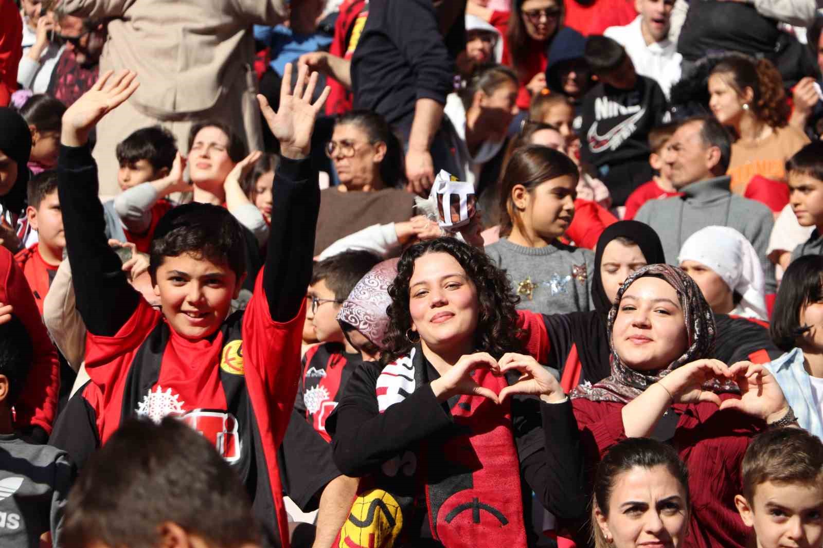 TFF 3. Lig Eskişehirspor: 7 - Bornova 1877 Sportif Yatırımlar: 0 11 tff 3 lig eskisehirspor 7 bornova 1877 sportif yatirimlar 0 7 n3RX7wmG