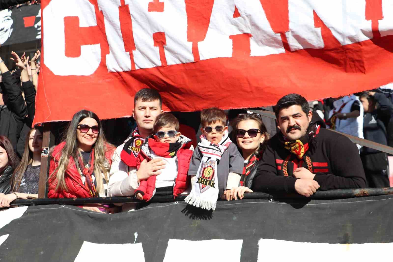 TFF 3. Lig Eskişehirspor: 7 - Bornova 1877 Sportif Yatırımlar: 0 13 tff 3 lig eskisehirspor 7 bornova 1877 sportif yatirimlar 0 9 KuSI9VWj
