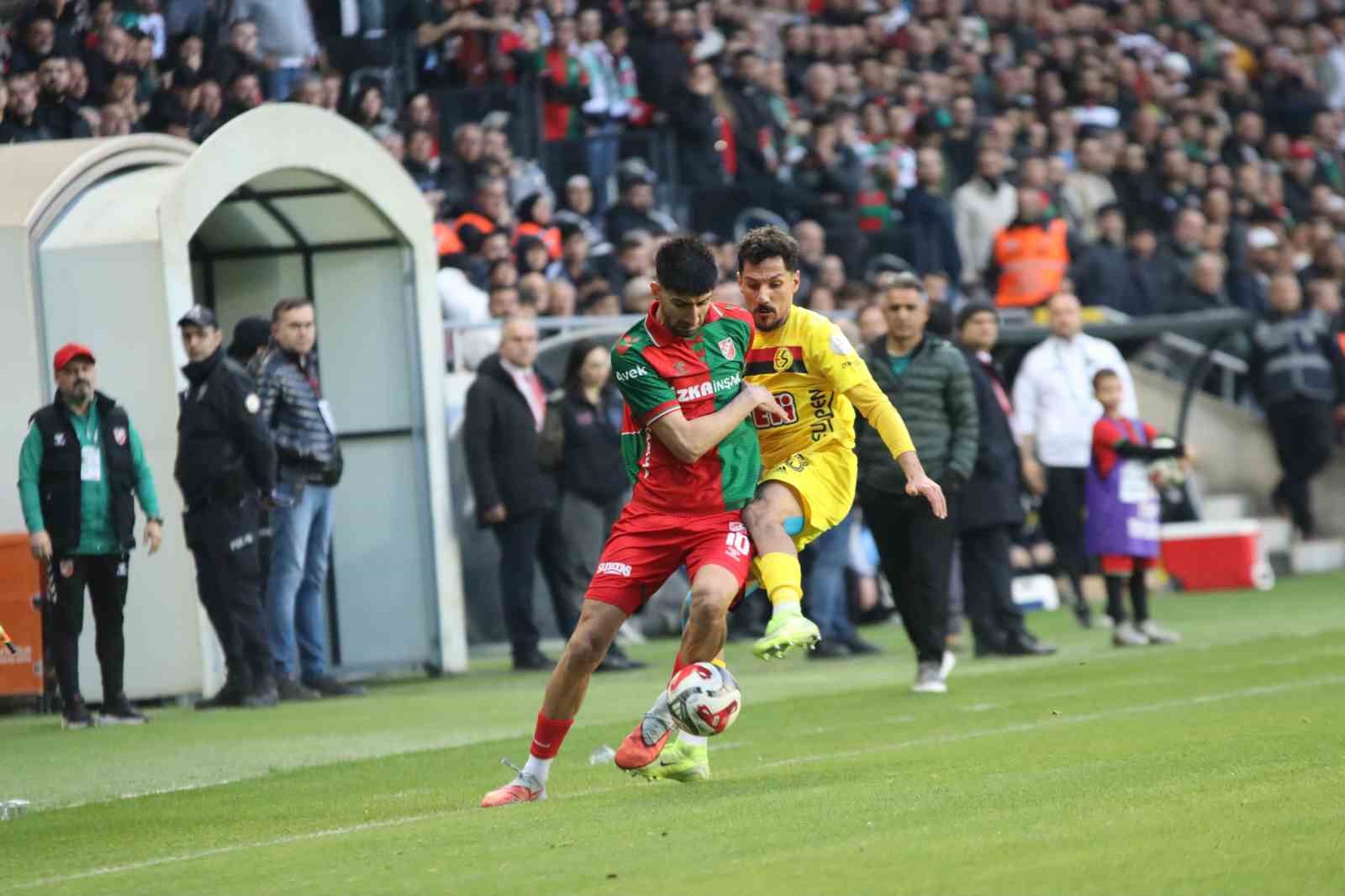 tff 3 lig karsiyaka 0 eskisehirspor 0 1 Ot5SjFBC