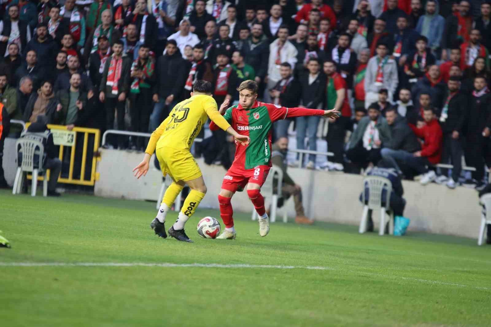 tff 3 lig karsiyaka 0 eskisehirspor 0 8 izFchYYD