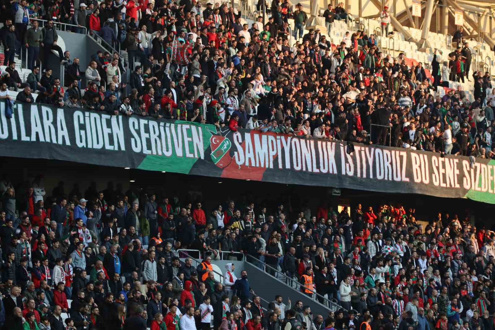 TFF 3. Lig: Karşıyaka: 3 - Bornova 1877: 1 15 tff 3 lig karsiyaka 3 bornova 1877 1 11 ueLeJDsl