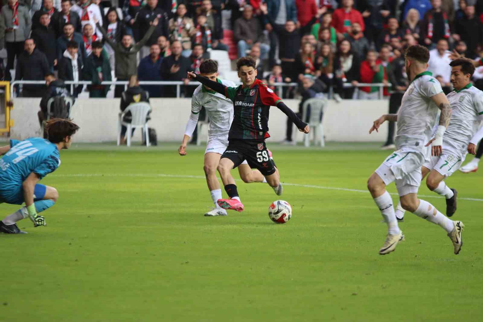 TFF 3. Lig: Karşıyaka: 3 - Bornova 1877: 1 10 tff 3 lig karsiyaka 3 bornova 1877 1 6 EKqiXlq1