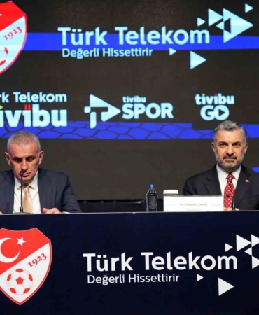 tff-ile-turk-telekom-arasinda-2-ve-3-ligin-yayin-anlasmasi-imzalandi-AizXyGHL.jpg