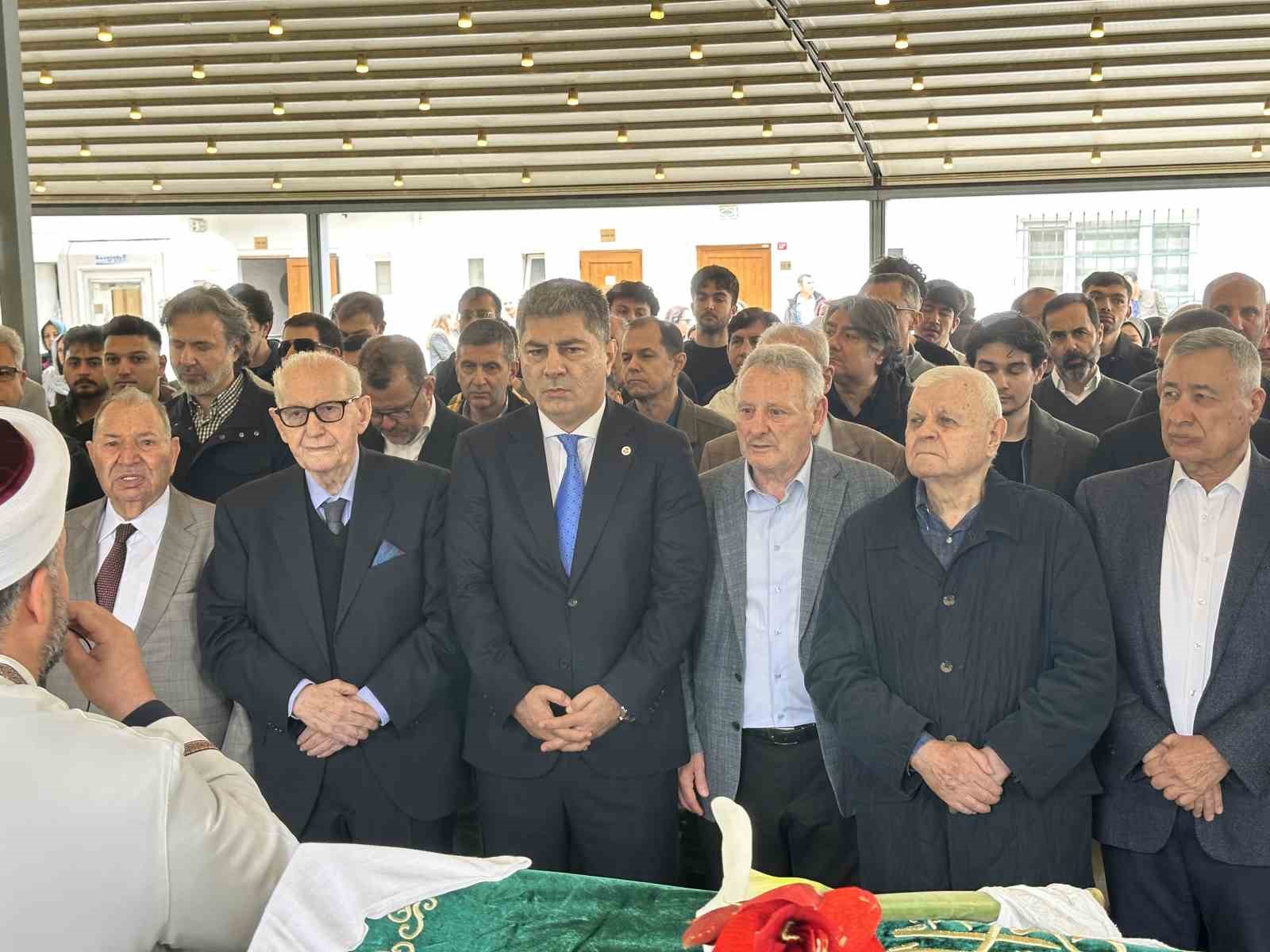 tff onursal baskani senes erzikin aci gunu esi dilek erzik son yolculuguna ugurlandi 2 KSulzV3F