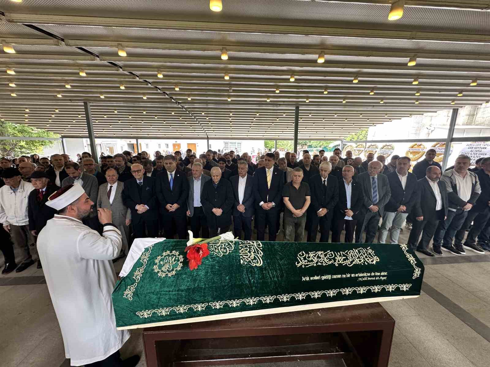 tff onursal baskani senes erzikin aci gunu esi dilek erzik son yolculuguna ugurlandi 3 5DrvKRrB