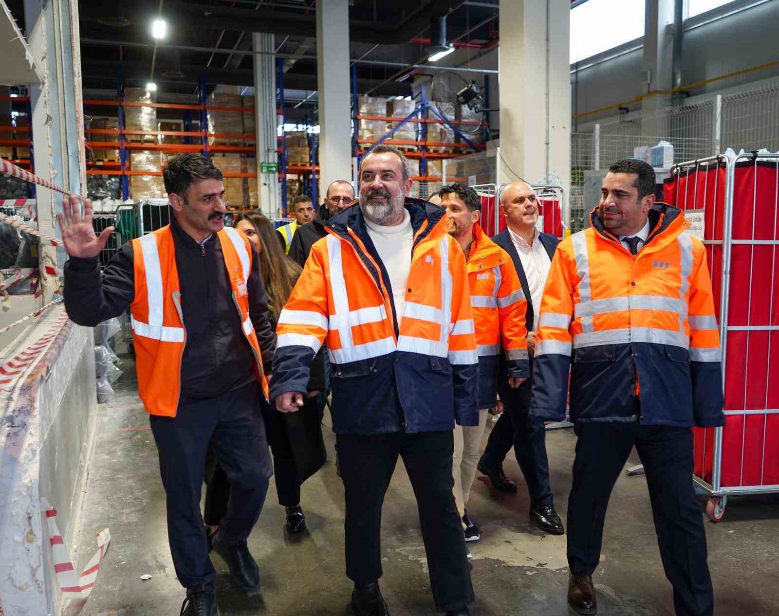 tgs yer hizmetleri genel muduru akyurt personelle bayramlasti 5 A8OQjPQg