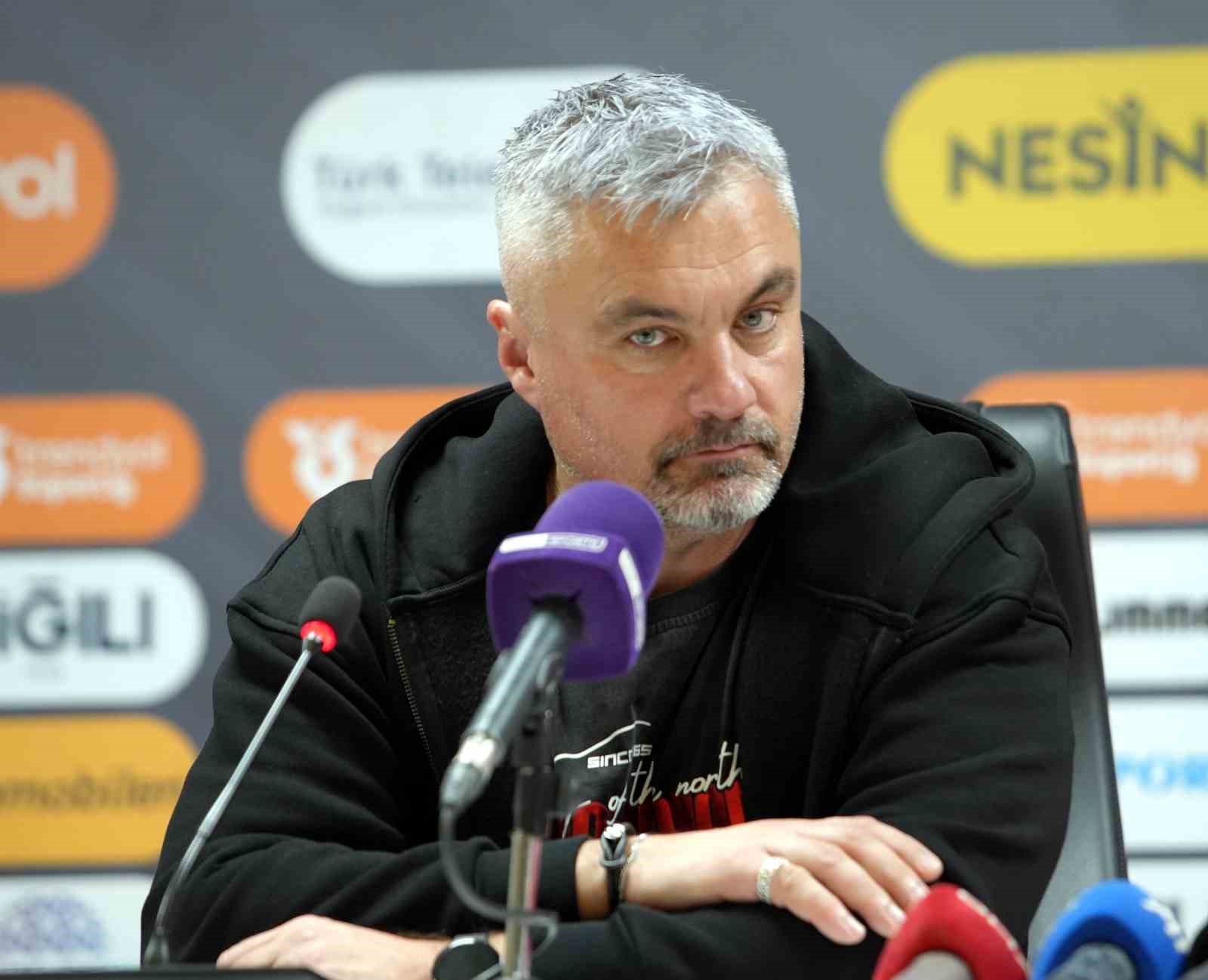 Thomas Reis: "1 golle de olsa galip ayrılmayı bildik" 4 thomas reis 1 golle de olsa galip ayrilmayi bildik 0 nydDCCiv