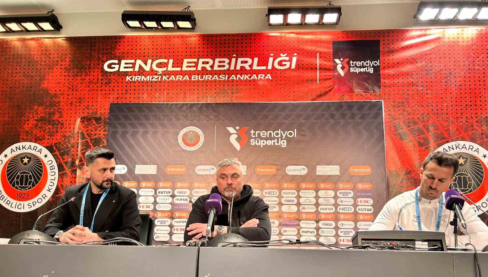 Thomas Reis: "Aynı şehirden bir hakemin, Süper Lig maçını yönetmesi anlaşılır bir şey değil" 4 thomas reis ayni sehirden bir hakemin super lig macini yonetmesi anlasilir bir sey degil
