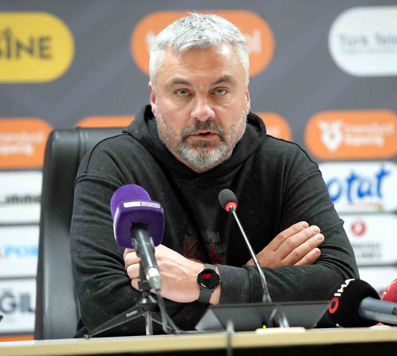 thomas reis yenildigimiz icin uzgunuz 0 pb65wWnA