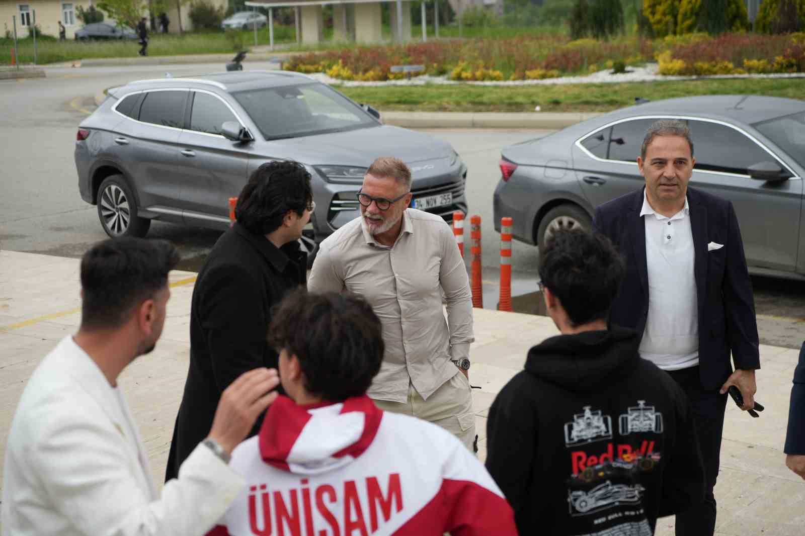Thorsten Fink: "Şimdiye kadar aldığımız en önemli galibiyet Galatasaray maçıydı" 6 thorsten fink simdiye kadar aldigimiz en onemli galibiyet galatasaray maciydi 2 ultNvDz8